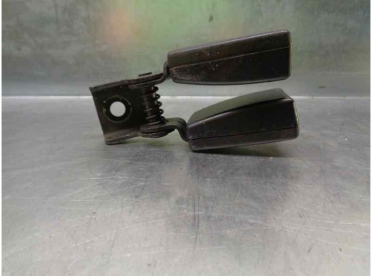 Recambio de enganche cinturon para opel astra j lim. 1.7 16v cdti referencia OEM IAM 13354863 