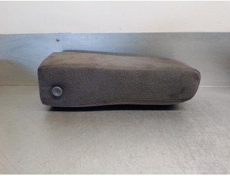 Recambio de apoyabrazos central para ssangyong korando 2.9 turbodiesel cat referencia OEM IAM 7530106033AAF  3 PUERTAS