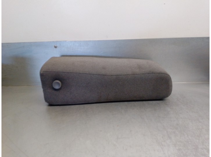 Recambio de apoyabrazos central para ssangyong korando 2.9 turbodiesel cat referencia OEM IAM 7530206033AAF 7530206033AAF 3 PUER