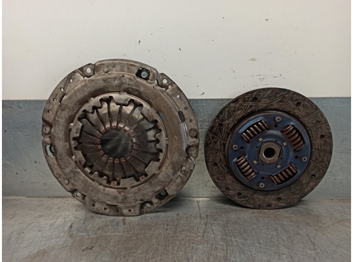 Recambio de kit embrague para chevrolet nubira wagon 1.8 cat referencia OEM IAM 3082654479 3082654479 SACHS