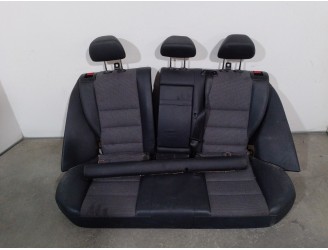 Recambio de asientos traseros para mercedes-benz clase c (w204) familiar 2.1 cdi cat referencia OEM IAM 4875570 CUERO Y TELA GRI