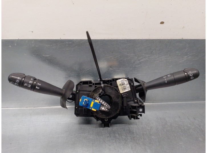 Recambio de mando luces para dacia logan mcv 1.5 dci diesel cat referencia OEM IAM 8200792587  