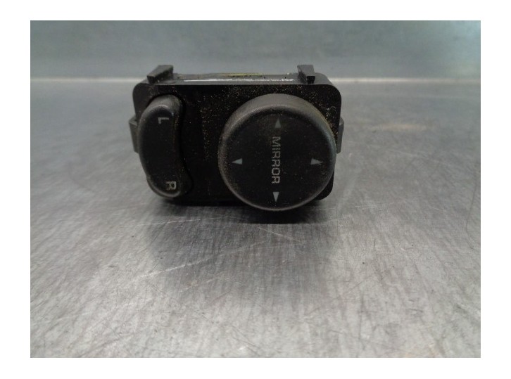 Recambio de mando retrovisor para chrysler voyager (rg) 2.5 crd grand voyager limited referencia OEM IAM 04685564AB  