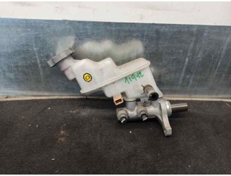 Recambio de bomba freno para kia rio 1.1 crdi cat referencia OEM IAM 585101R200  