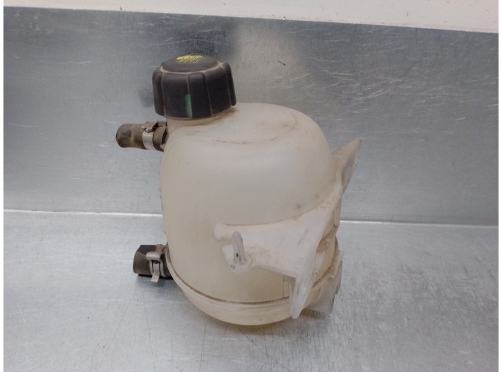 Recambio de deposito expansion para dacia logan mcv 1.5 dci diesel cat referencia OEM IAM 8200766826 