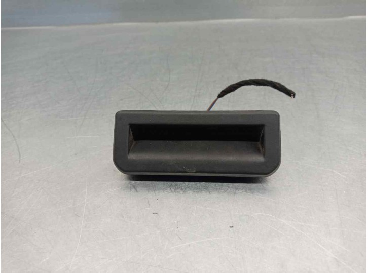Recambio de maneta exterior porton para seat ateca (5fp) referencia OEM IAM 6V0827566 2 PINES 5 PUERTAS