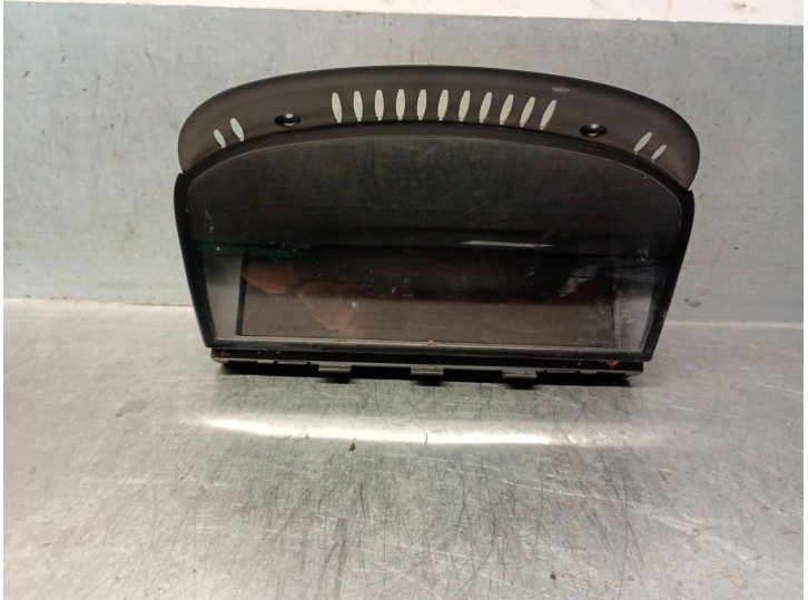Replacement multifunction screen for BMW 5 Series Touring (E61) 2.5 CAT OEM IAM reference 65826962425 65829193758 