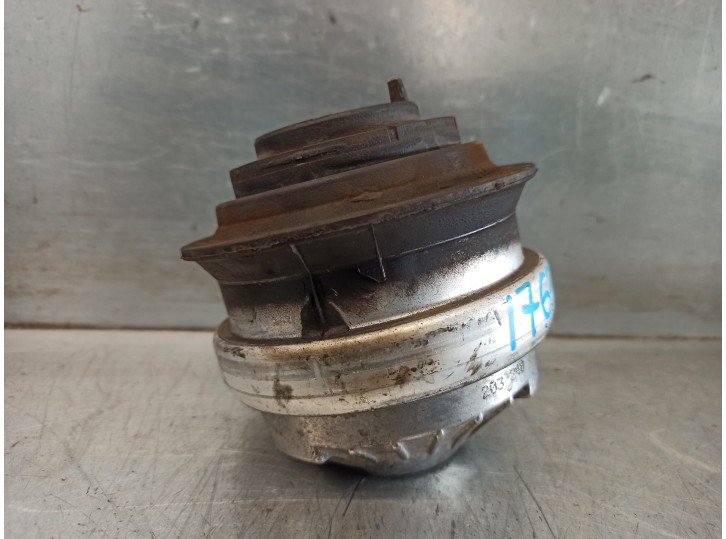 Replacement left engine mount for Mercedes-Benz CLK-Class (W208) coupe 3.2 V6 18V cat OEM IAM reference 2032401217 