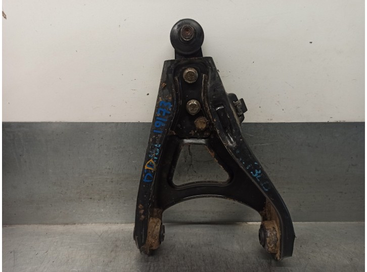 Replacement front right lower suspension arm for Renault 19 Chamade OEM IAM reference 8200737135 