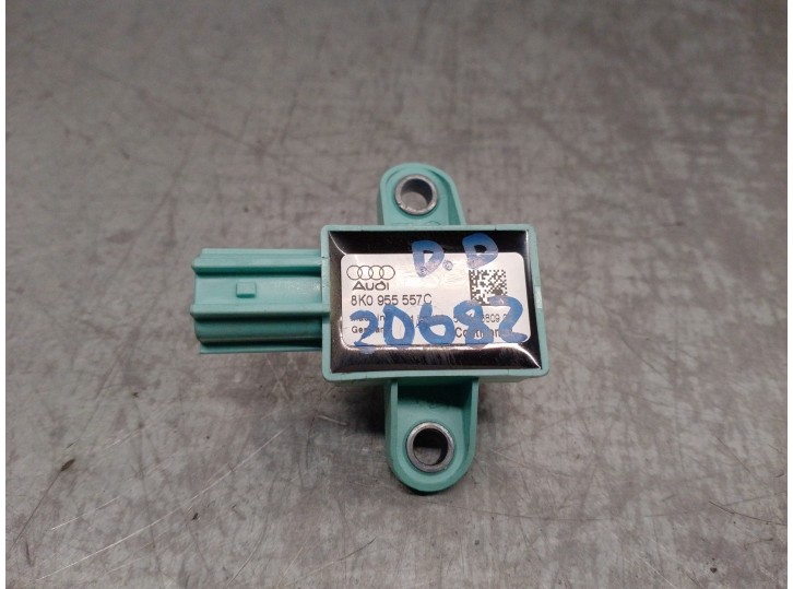 Replacement impact sensor for Audi A4 Sedan (B8) 2.0 16V TDI OEM IAM reference 8K0955557C 5WK4380902 SIEMENS