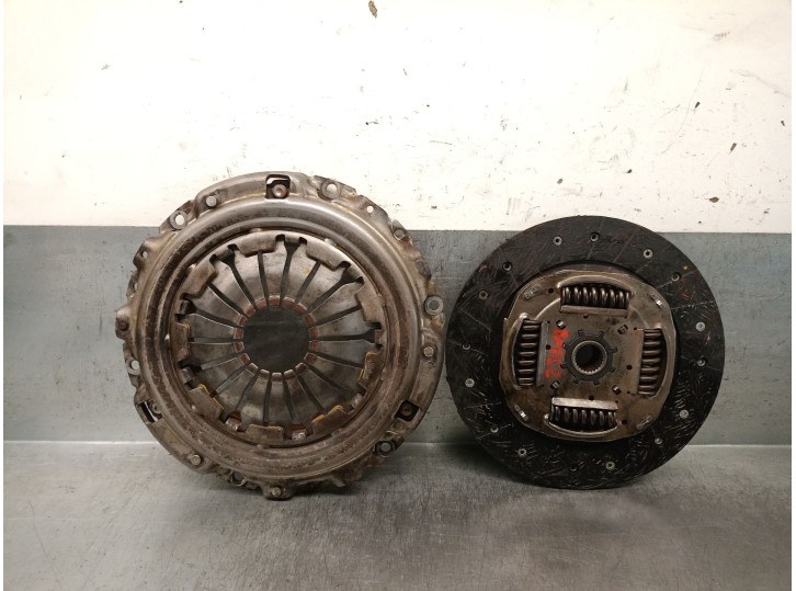 Recambio de kit embrague para dacia logan 1.5 dci diesel cat referencia OEM IAM 8200950607 8200527569 
