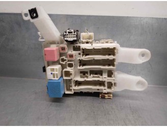 RELAY / FUSE BOX 827300F051C 15739D21 