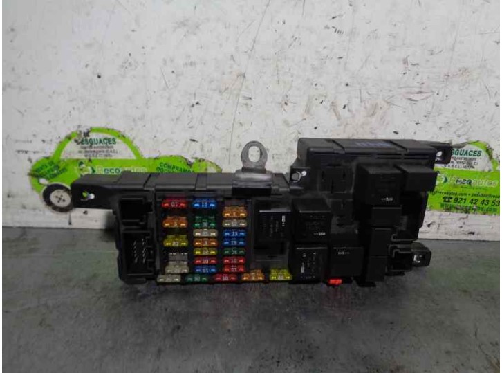 Recambio de caja reles / fusibles para volvo s60 berlina 2.4 diesel cat referencia OEM IAM 518828009 