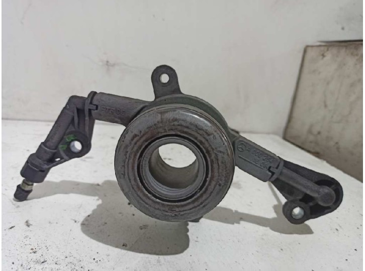 Recambio de collarin hidraulico embrague para mercedes-benz clase c (w203) berlina 2.2 cdi cat referencia OEM IAM 0002541608 