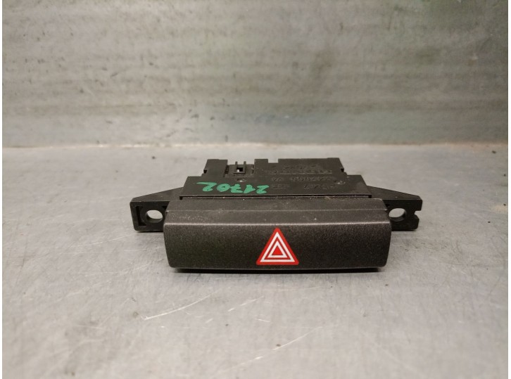 Replacement hazard warning switch for Honda CR-V IV (RM_) 1.6 i-DTec (RE6) OEM IAM reference M47909 V161206B