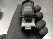 Recambio de mando elevalunas trasero izquierdo para lexus is 200 (ds2/is2) d-cat referencia OEM IAM 8403053020  