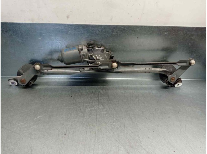 Replacement front wiper motor for Lexus IS 200 (DS2/IS2) D-CAT OEM IAM reference 8511053040 1593000201 