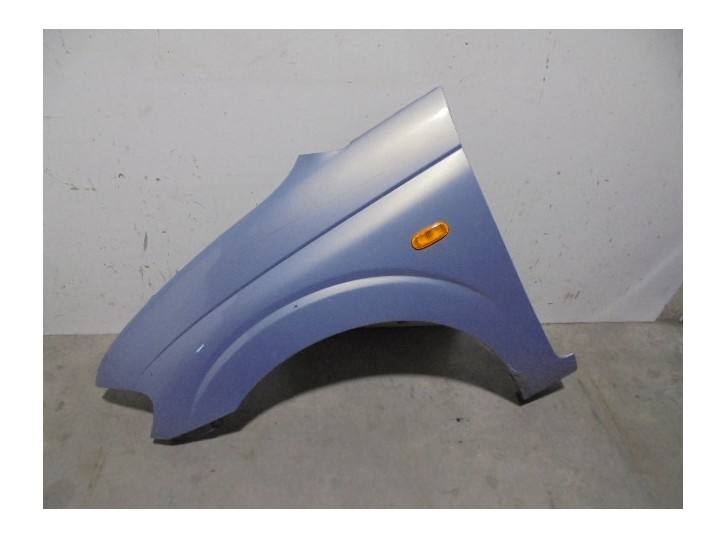 Recambio de aleta delantera izquierda para ssangyong rodius 2.7 turbodiesel cat referencia OEM IAM 5181121000 AZUL CLARO 