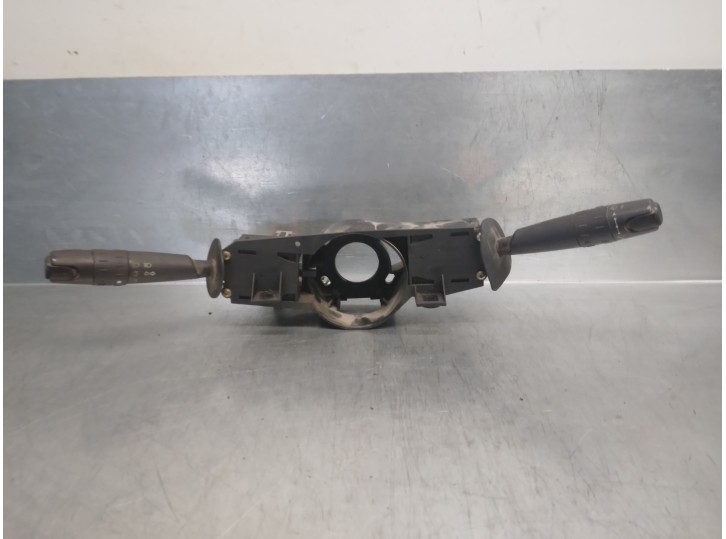 Recambio de mando luces para peugeot 405 berlina 1.9 turbodiesel referencia OEM IAM 61557104 