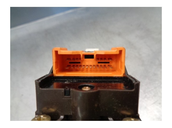 Recambio de mando elevalunas delantero izquierdo para lexus is200 (gxe10) 2.0 cat referencia OEM IAM 8404053060 