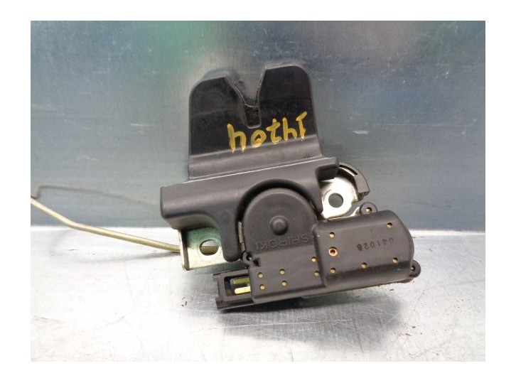 Replacement trunk / tailgate lock for Lexus IS200 (GXE10) 2.0 cat OEM IAM reference 6460053020 2 PINS 4 DOORS