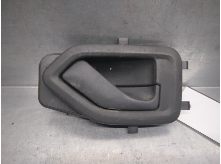 Replacement front right interior door handle for Peugeot 405 sedan 1.9 turbodiesel OEM IAM reference 9610441477 