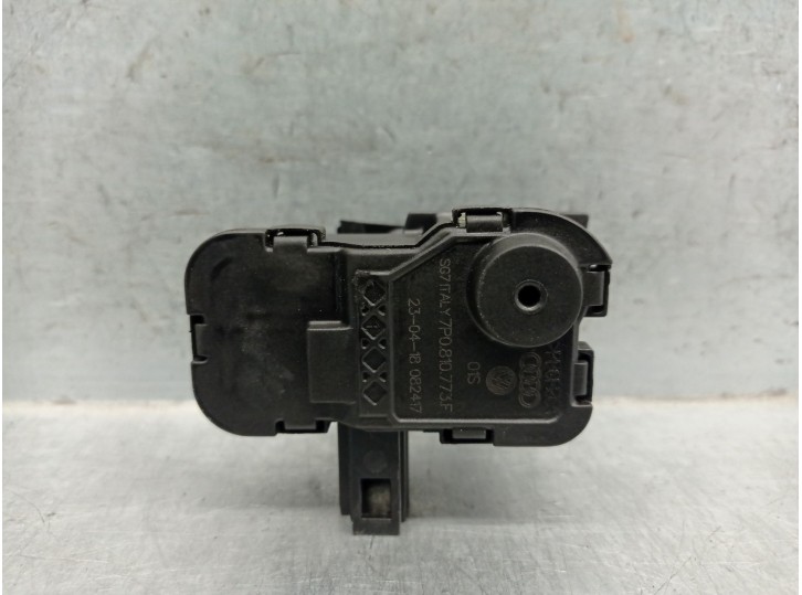 Recambio de motor tapa deposito combustible para seat leon (5f1) 1.6 tdi referencia OEM IAM 7P0810773F  