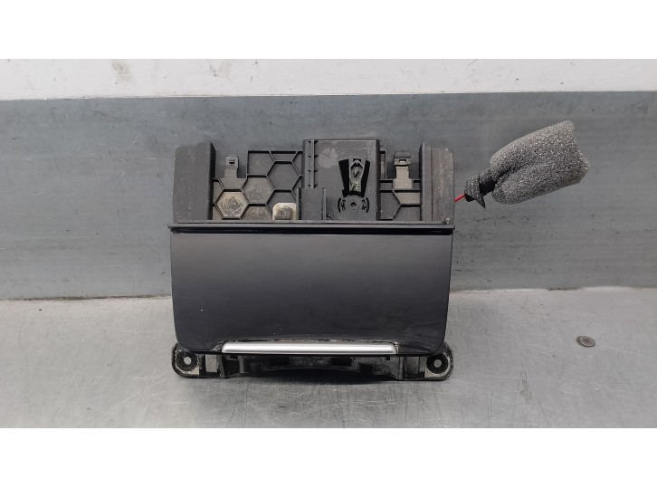 Recambio de cenicero para audi a4 ber. (b8) 2.0 16v tdi referencia OEM IAM 8K0857951 
