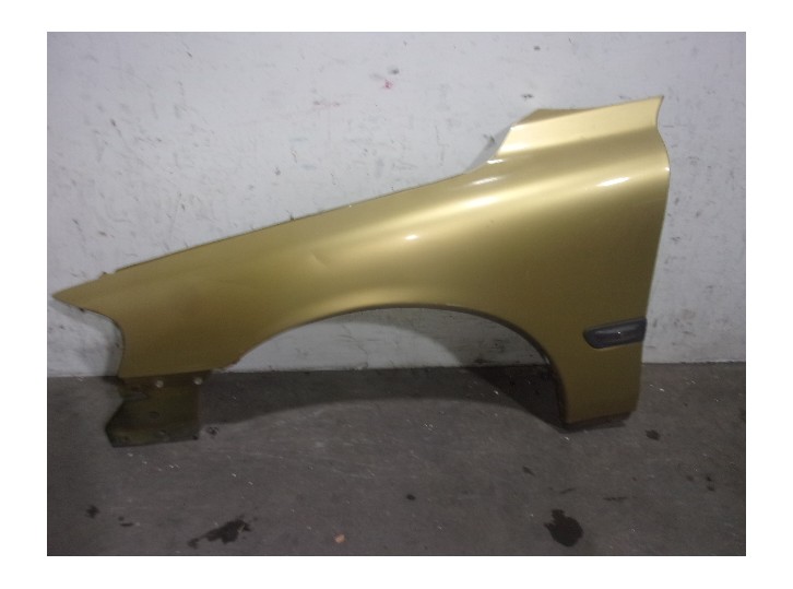 Recambio de aleta delantera izquierda para volvo s60 berlina 2.4 cat referencia OEM IAM 30796492 DORADA 