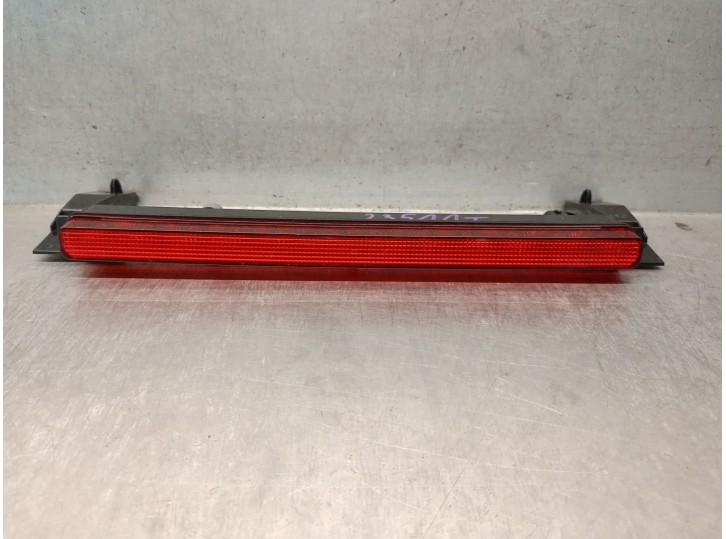 Recambio de luz central de freno para volvo xc40 (536) recharge referencia OEM IAM 32345585 32345585 VOLVO