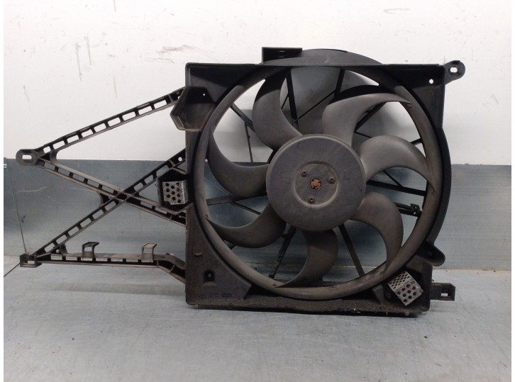 Recambio de electroventilador para opel zafira a elegance referencia OEM IAM 24413317 0130303903 BOSCH