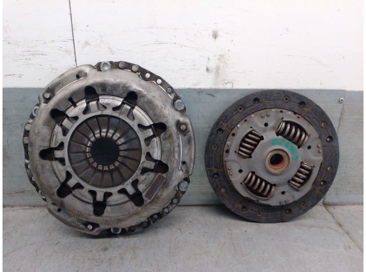 Recambio de kit embrague para ford fiesta (cbk) 1.4 tdci cat referencia OEM IAM 321011110 1575332 LUK