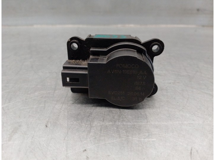Recambio de motor apertura trampillas climatizador para ford transit connect 1.6 tdci cat referencia OEM IAM AV6N19E616AA FOMOC