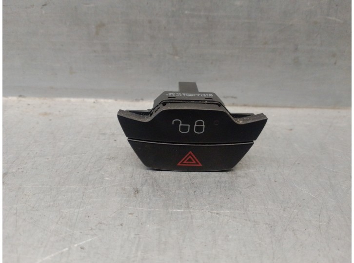 Replacement hazard warning switch for Ford Transit Connect 1.6 TDCi CAT OEM IAM reference AM5T1314F05C AM5T1314F05C 