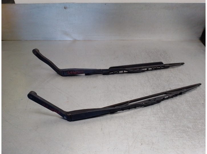 Recambio de brazo limpia delantero derecho para ssangyong korando 2.9 turbodiesel cat referencia OEM IAM 7831006001 7820006001 