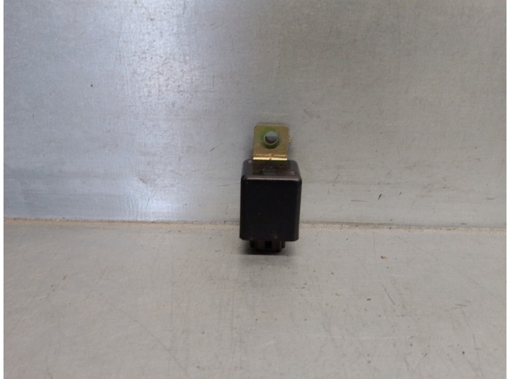 Recambio de rele para ssangyong korando 2.9 turbodiesel cat referencia OEM IAM 8662005000  