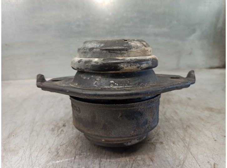 Replacement right engine mount for Mercedes-Benz M-Class (W164) 3.0 CDI CAT OEM IAM reference A2512403117 