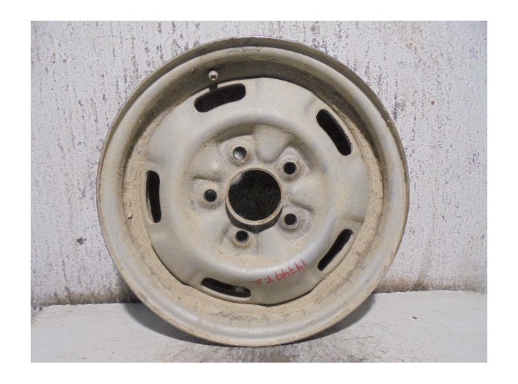 Recambio de llanta para hyundai h 100 2.5 diesel referencia OEM IAM 529104404 R145JX14-40 HIERRO