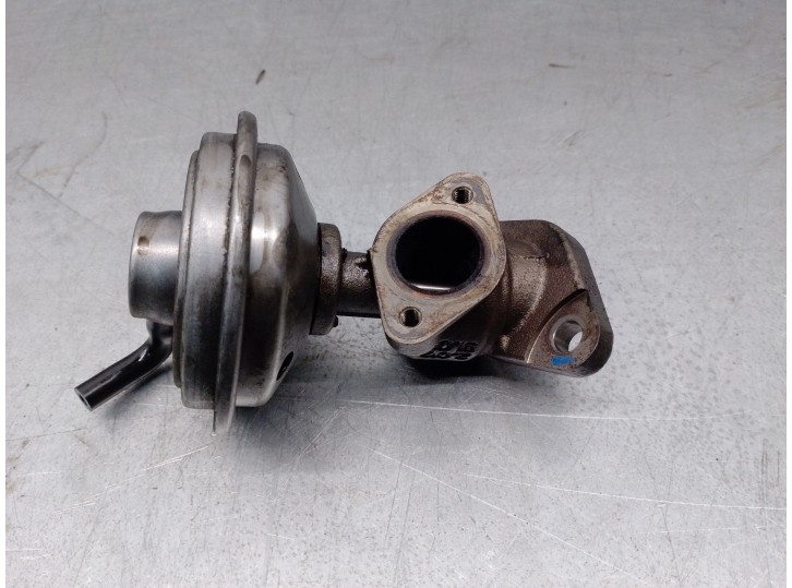 Replacement EGR valve for Audi A4 Avant (8E) 2.7 V6 24v TDI OEM IAM reference 059131503H PIERBURG