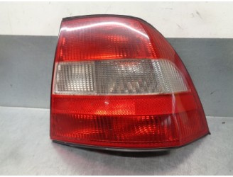 Recambio de piloto trasero derecho para opel vectra b berlina 1.8 16v cat referencia OEM IAM 90568049  