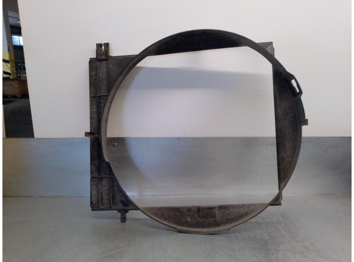 Recambio de calandra delantera de radiador para ssangyong korando 2.9 turbodiesel cat referencia OEM IAM 2165106321 