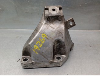 Replacement engine mount for Audi A4 Avant (8E) 2.7 V6 24V TDI OEM IAM reference 8E0199308AK 