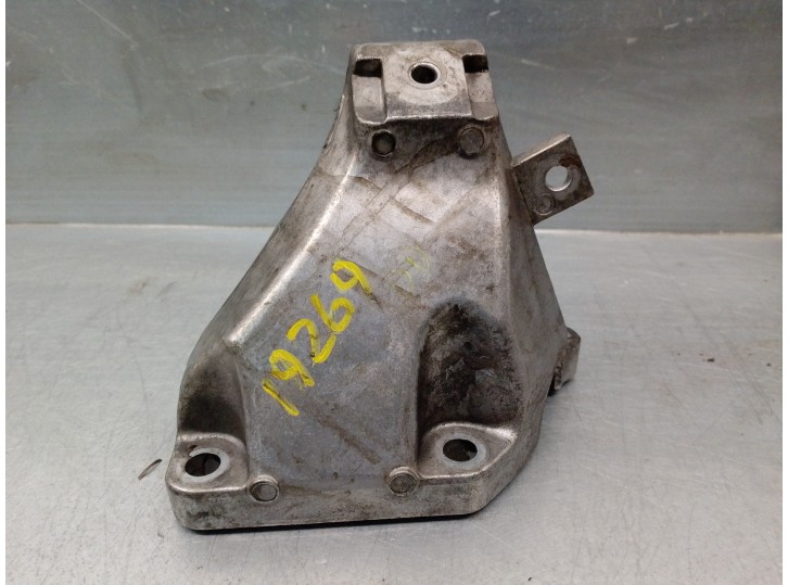 Recambio de soporte motor para audi a4 avant (8e) 2.7 v6 24v tdi referencia OEM IAM 8E0199308AK 