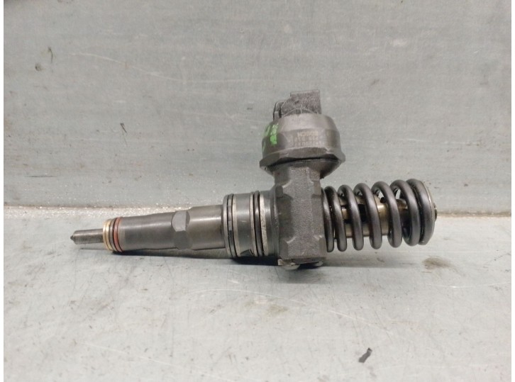 Recambio de inyector para seat ibiza (6l1) 1.9 tdi referencia OEM IAM 038130073AJ 0414720037 BOSCH