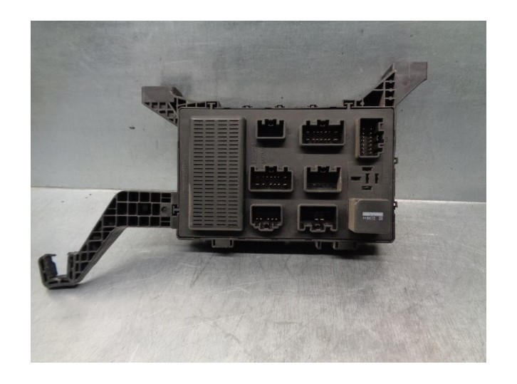 Replacement relay / fuse box for Jaguar X-Type 2.0 Diesel CAT OEM IAM reference 4X4314A073AE 