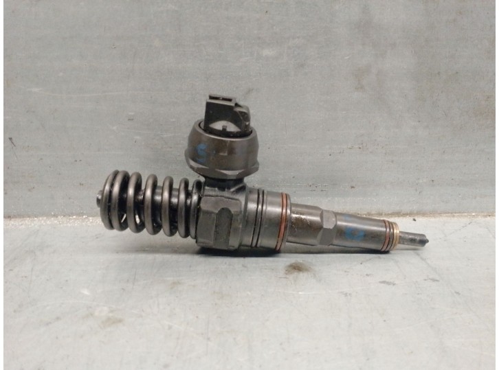 Recambio de inyector para seat ibiza (6l1) cool referencia OEM IAM 038130073AJ 0414720037 BOSCH