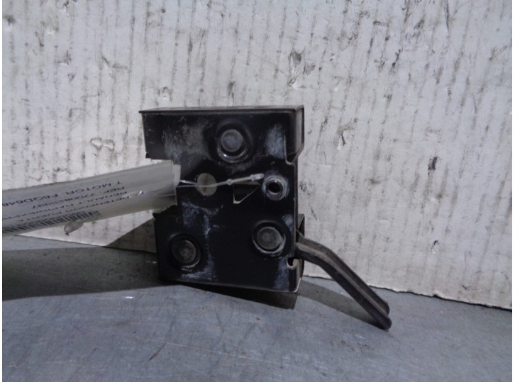 Recambio de retenedor puerta para renault rapid/express (f40) 1.9 diesel referencia OEM IAM 7700823337  