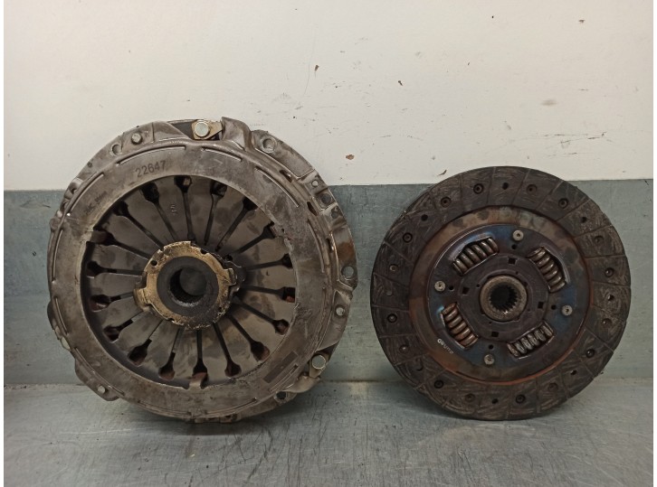 Replacement clutch kit for Hyundai Coupe (RD) 2.0 16V CAT OEM IAM reference 4130028031 22647 VALEO