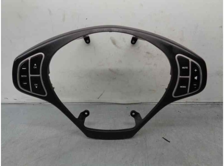 Recambio de mando volante para kia cee´d 1.6 crdi cat referencia OEM IAM 561501H000  