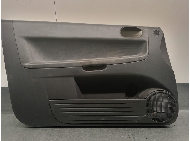 Recambio de guarnecido puerta delantera izquierda para mitsubishi colt berlina 3 (cz) 1.3 atlantis referencia OEM IAM MR951559 